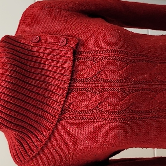 Long Sleeve Sweater With Cable Pattern on Front - Picture 7 of 9